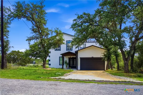 131 Friendlywood Drive, Canyon Lake, TX 78133
