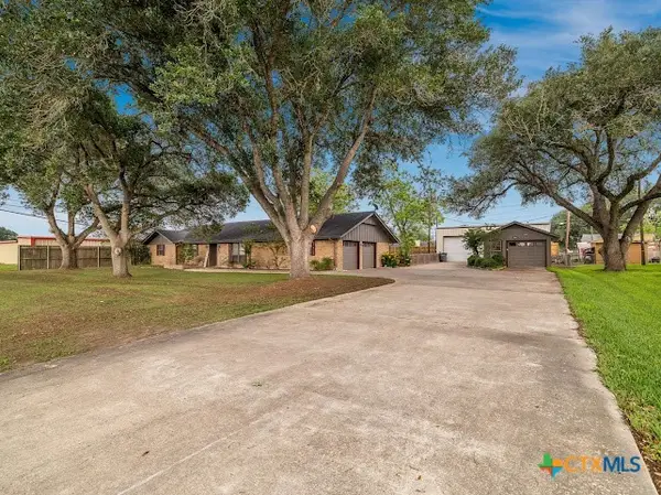 906 Mead Road, Victoria, TX 77904