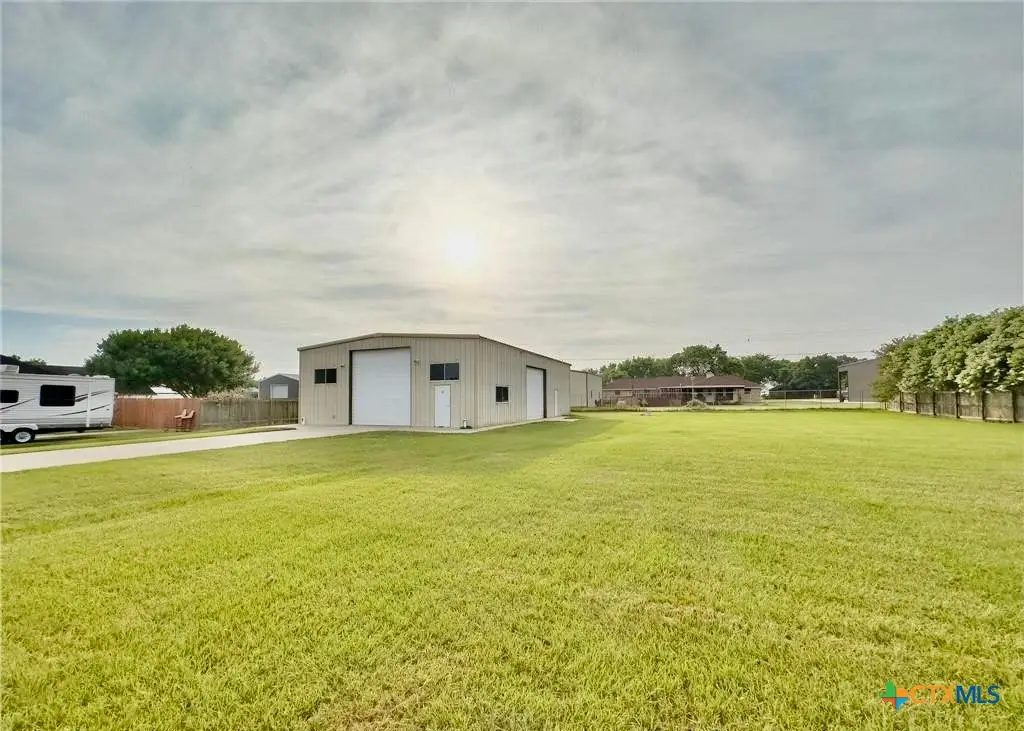 207 Park Lane, Victoria, TX 77904 - #1