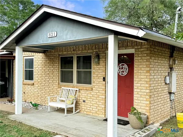 821 S Mill Street, Flatonia, TX 78941
