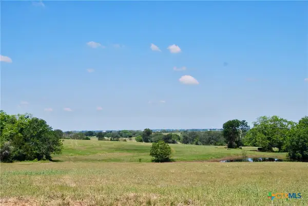 1049 Muehr Road, Weimar, TX 78962