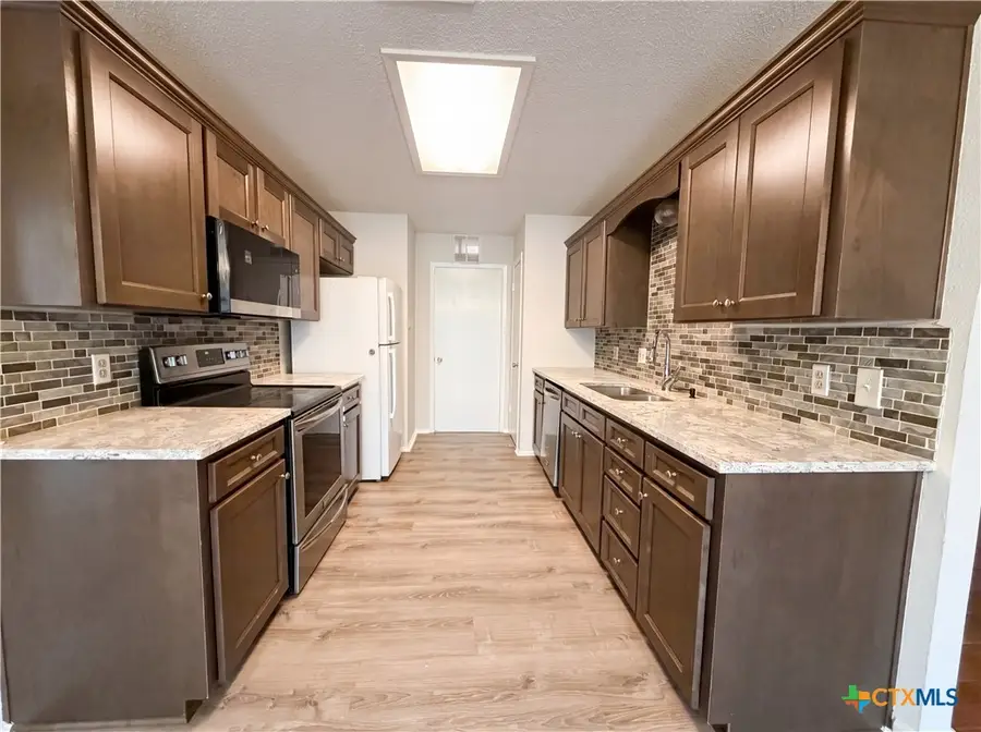 203 W Hogan Drive, Copperas Cove, TX 76522 - #2