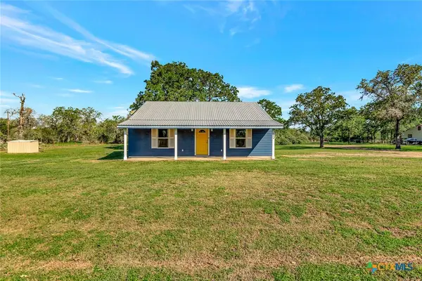 180 Colake Drive, Victoria, TX 77905