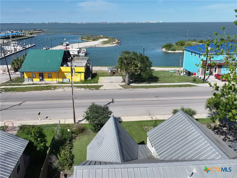 207 S Commerce Street, Port Lavaca, TX 77979 - #3