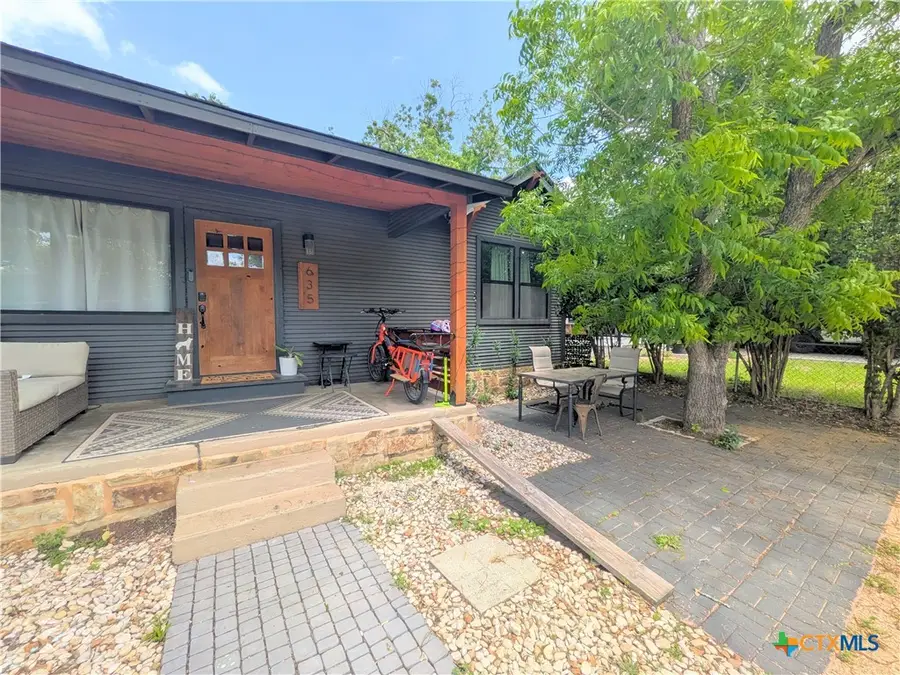 635 E Camp Street, New Braunfels, TX 78130 - #2