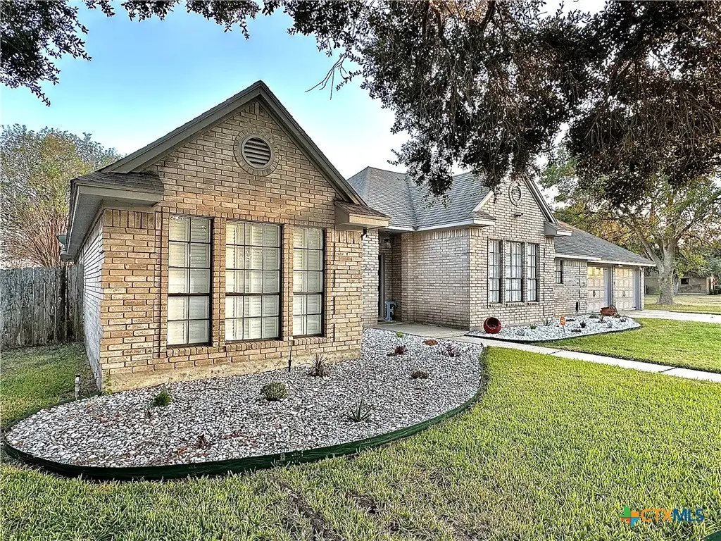 203 Chimney Rock Drive, Victoria, TX 77904 - #1