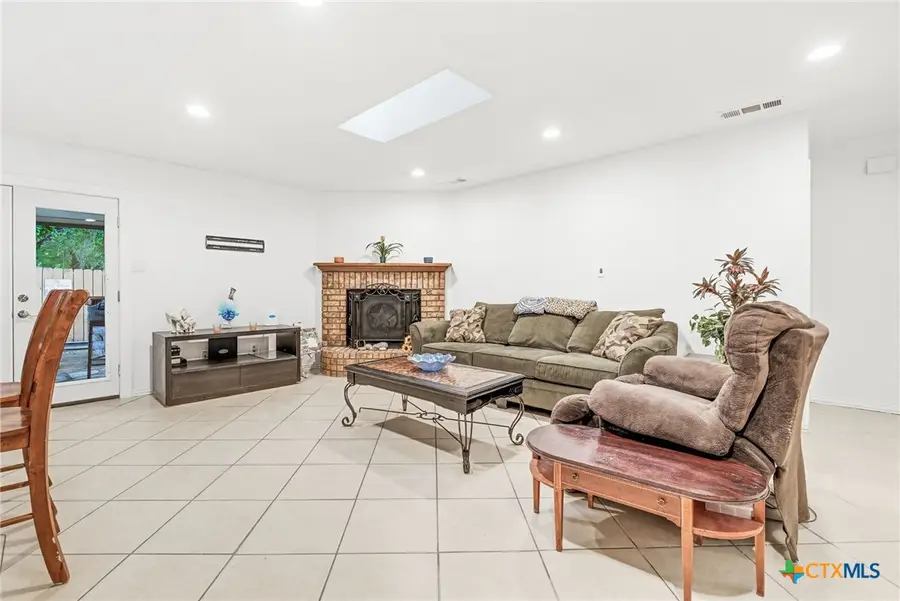 302 W Anderson Avenue, Copperas Cove, TX 76522 - #3