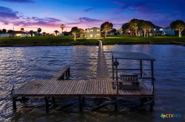1838 W Bayshore Drive, Palacios, TX 77465