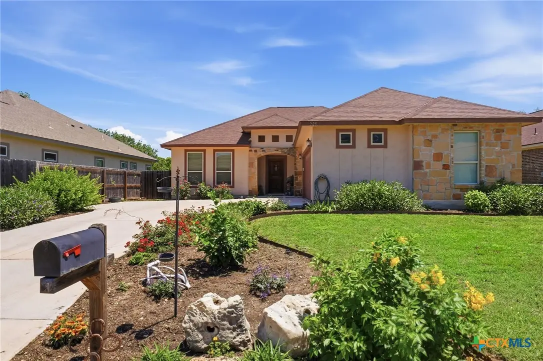 225 Greenway Drive, Seguin, TX 78155 - #1
