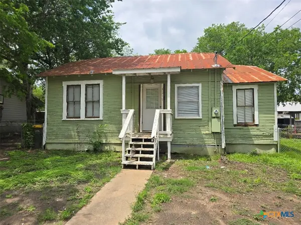 1219 Saint Michael Street, Gonzales, TX 78629