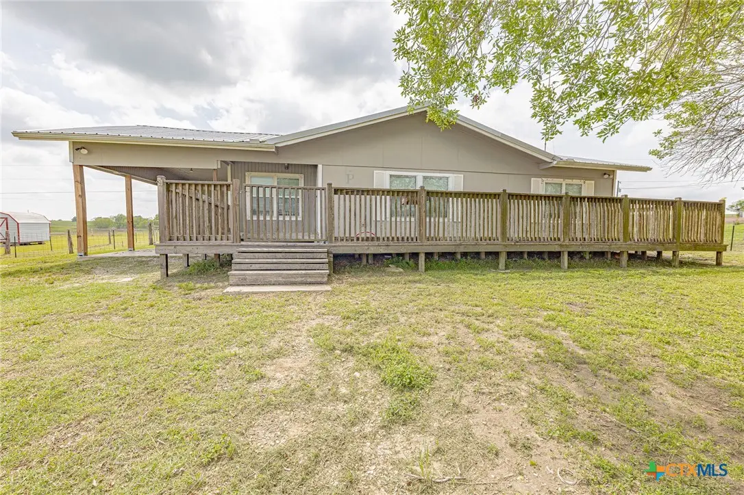 3300 N State Highway 95, Shiner, TX 77984 - #1