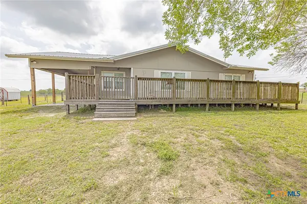 3300 State Highway 95, Shiner, TX 77984