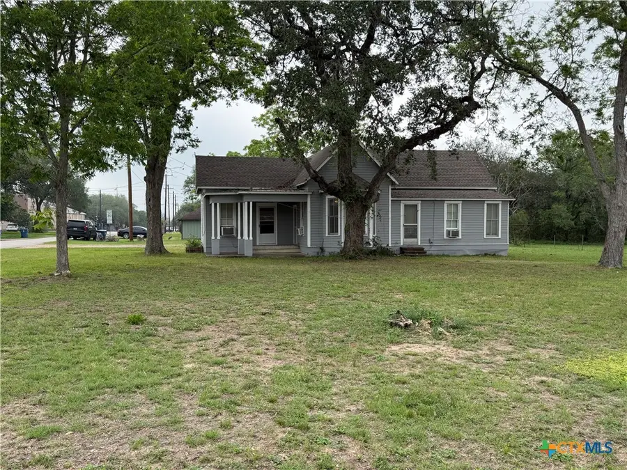 239 W High Street, Goliad, TX 77963 - #3