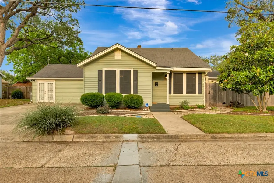 1702 N Vine Street, Victoria, TX 77901 - #2
