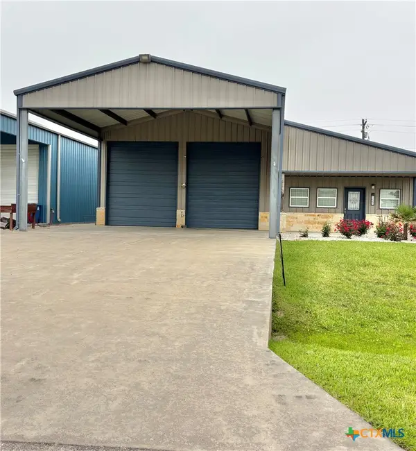 157 Coastal Oaks Loop, Port O'Connor, TX 77982