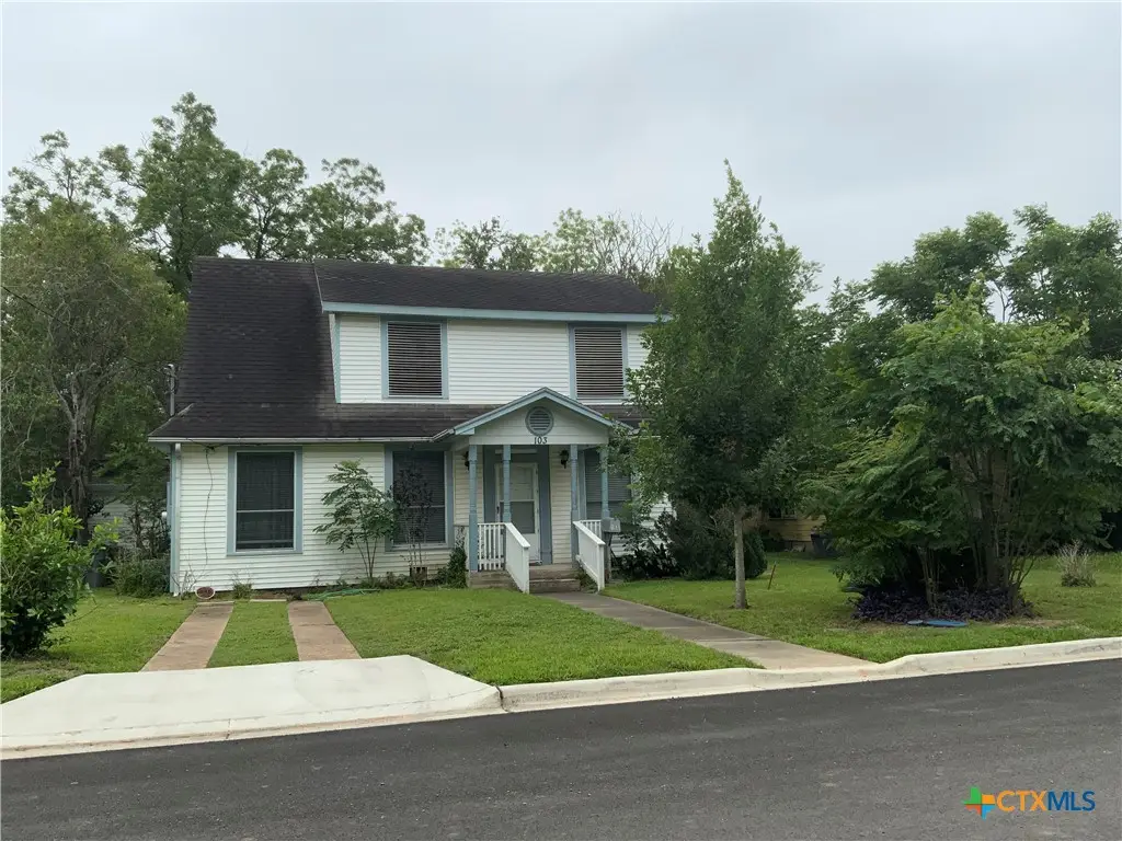 103 E Warren Avenue, Victoria, TX 77901 - #1