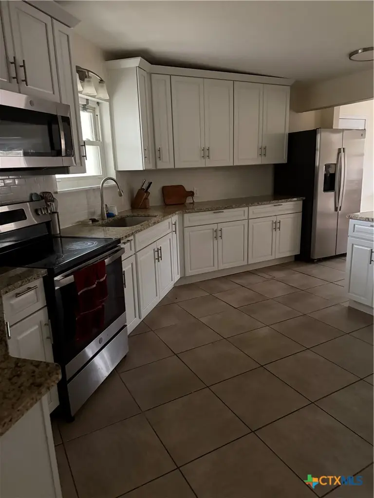 202 Bonham Street, Port Lavaca, TX 77979 - #3