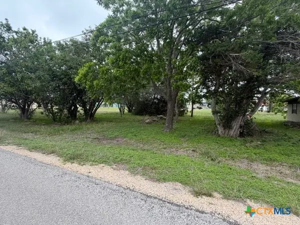 106 S Main Street, Seadrift, TX 77983