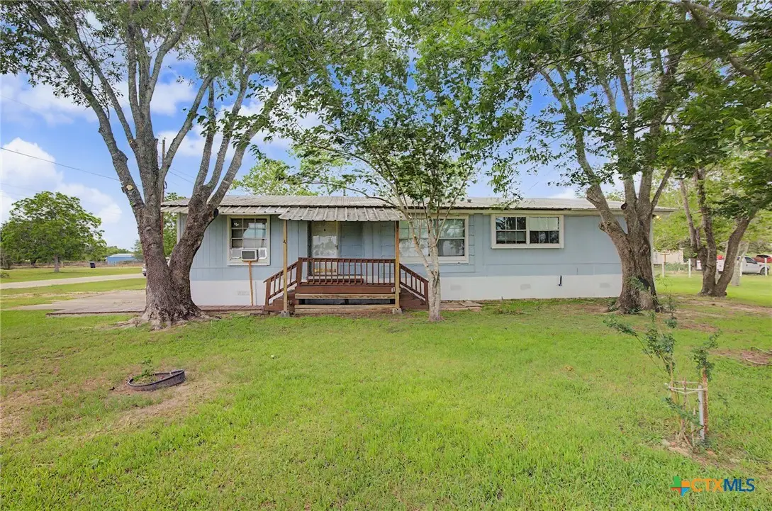 21 Berkshire Drive, Telferner, TX 77988 - #1