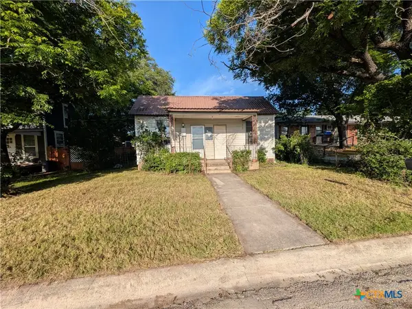 104 N Walnut Street, Lampasas, TX 76550