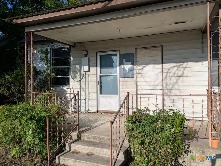 104 N Walnut Street, Lampasas, TX 76550 - #3