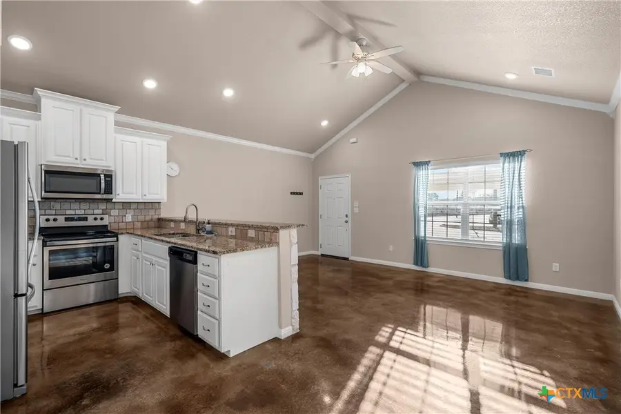402 Spring Street, McGregor, TX 76657 - #3