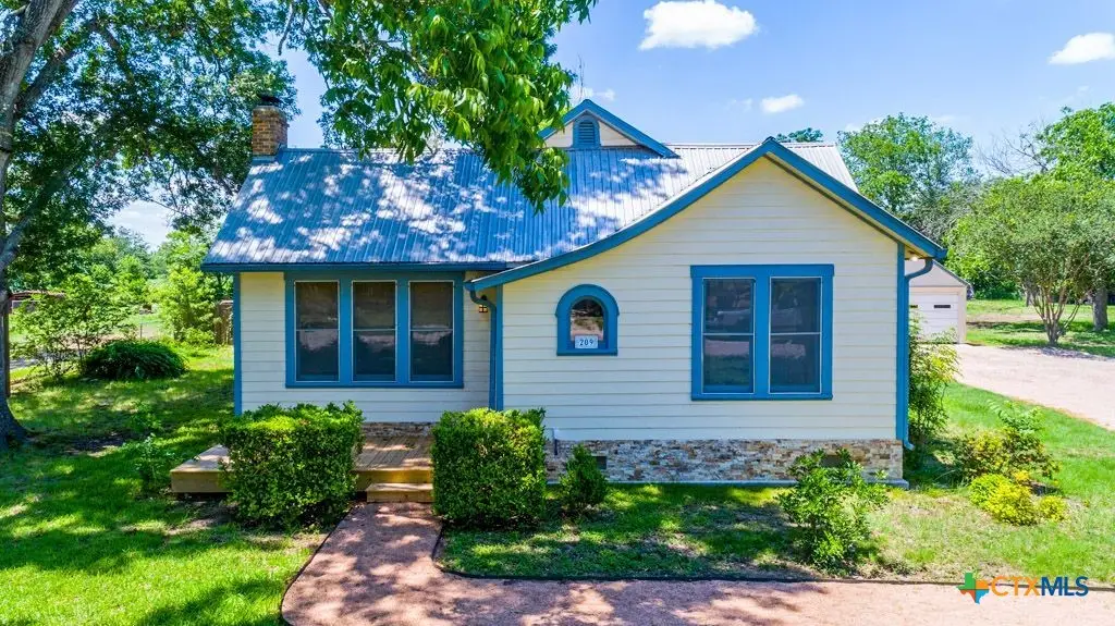 209 Lockhart Street, Martindale, TX 78655 - #1