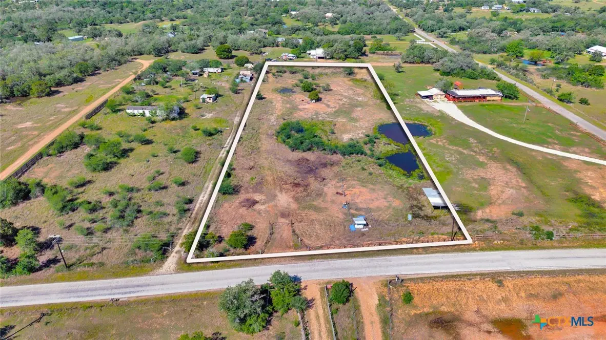 7946 Lower Mission Valley Road, Victoria, TX 77905 - #1