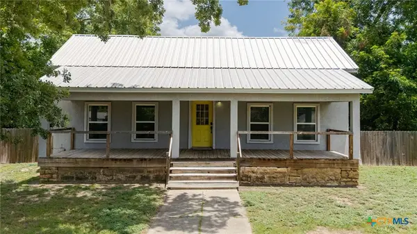 607 S Main St, Lampasas, TX 76550