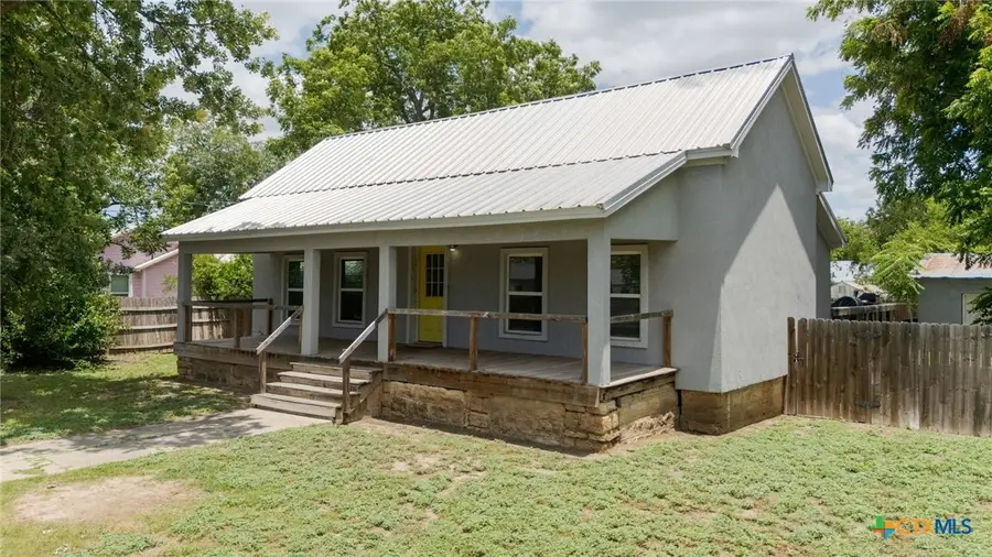 607 S Main St, Lampasas, TX 76550 - #3