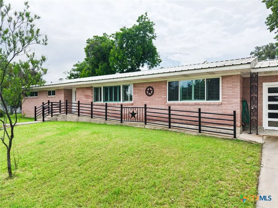 708 W North Ave, Lampasas, TX 76550 - #3