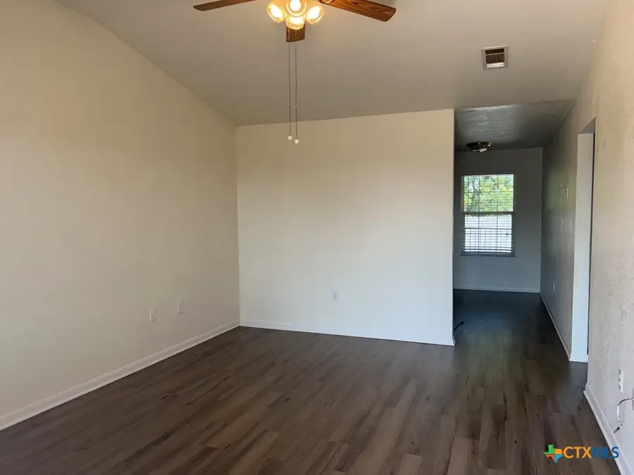 301 W Avenue D, Copperas Cove, TX 76522 - #2