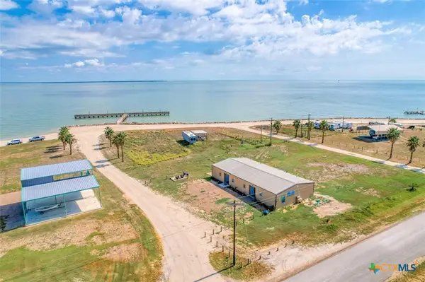 1233 N Ocean Drive, Port Lavaca, TX 77979