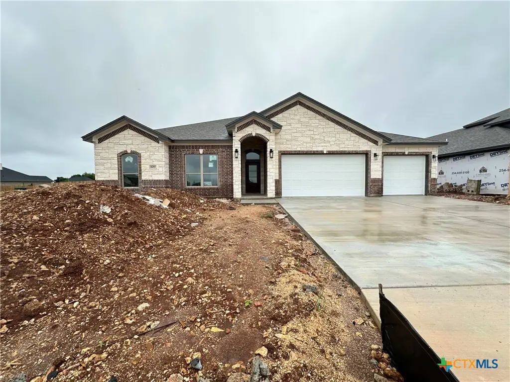 607 Golden Eagle, Salado, TX 76571 - #1