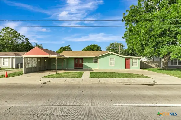 1504 Sam Houston Drive, Victoria, TX 77901
