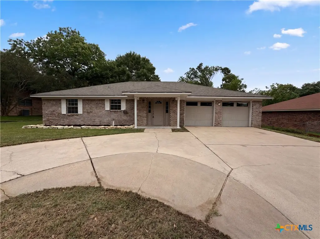 410 Cole Avenue, Temple, TX 76501 - #1