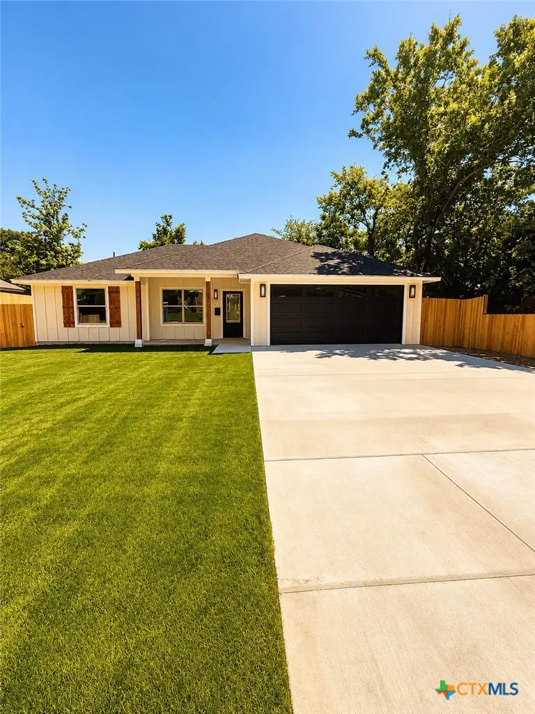 407 E Lamar Avenue, Temple, TX 76501 - #1