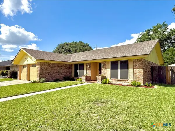 208 Richmond Drive, Victoria, TX 77904