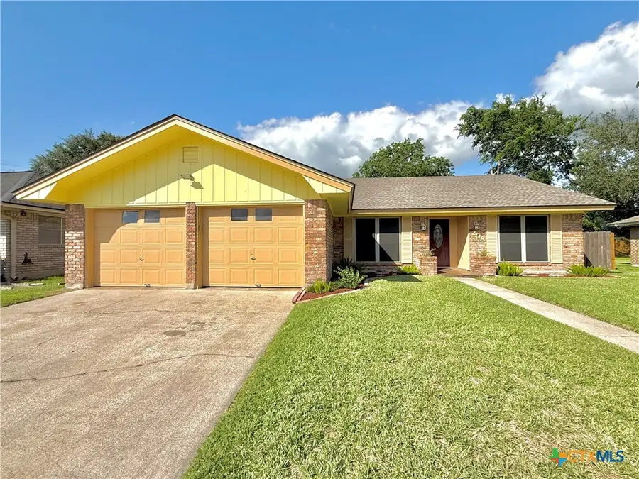 208 Richmond Drive, Victoria, TX 77904 - #2