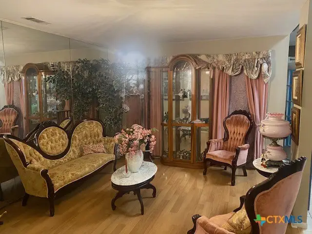 221 Navajo Drive, Victoria, TX 77904 - #2