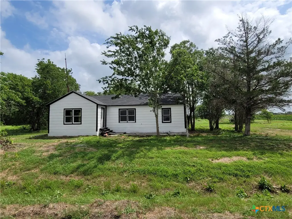 1108 S East Street, Edna, TX 77957 - #1