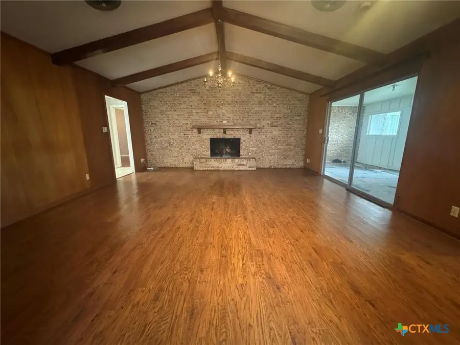 307 S Market Street, Louise, TX 77455 - #2