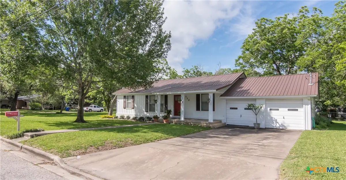 110 Walnut Street, Yoakum, TX 77995 - #1