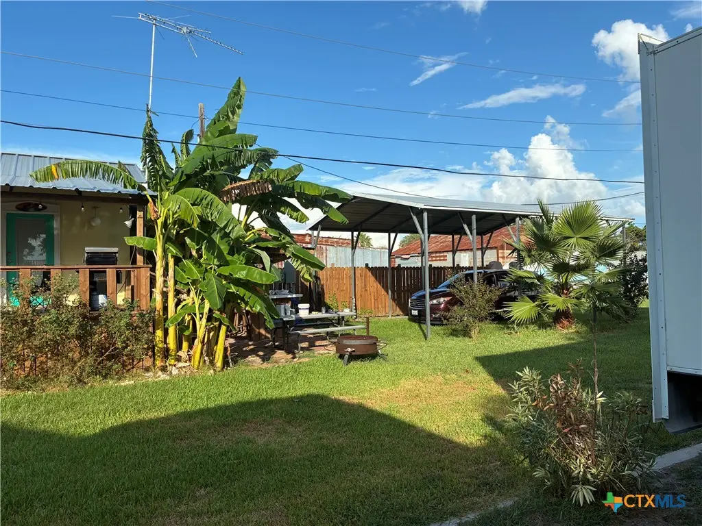 804 W Madison Avenue, Port Oconnor, TX 77982 - #1