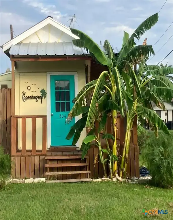 804 W Madison Avenue, Port O'Connor, TX 77982