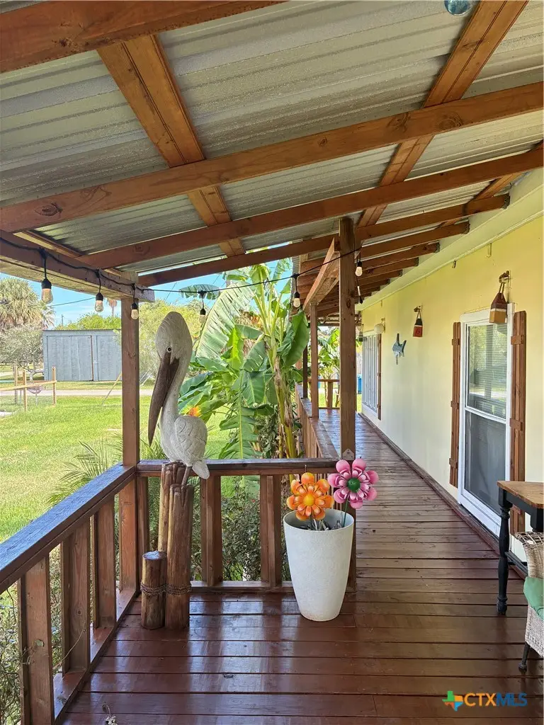 804 W Madison Avenue, Port Oconnor, TX 77982 - #2