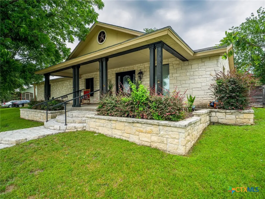 505 Avenue E, Marble Falls, TX 78654 - #1