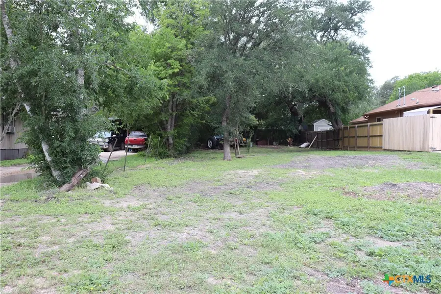 821 N Commerce Street, Lockhart, TX 78644 - #2