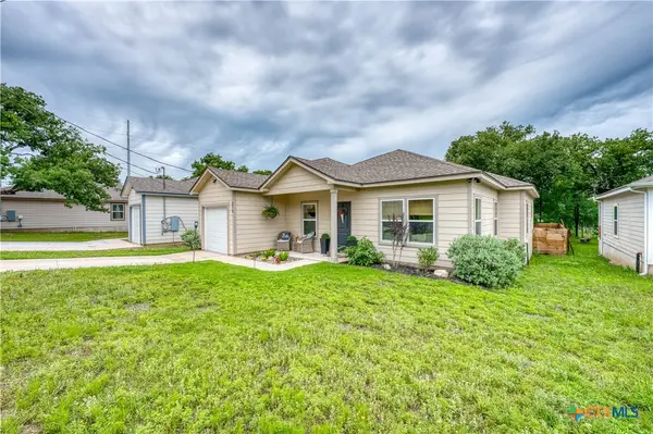 2210 Mc Arthur Avenue, Kingsland, TX 78639