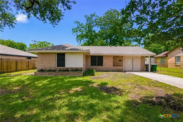 1607 Bexar Avenue, Victoria, TX 77901